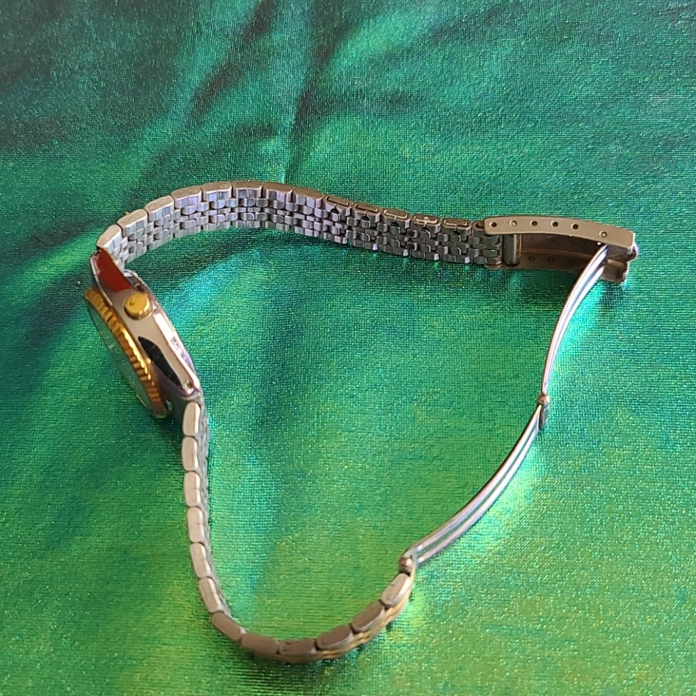 Watch - Picture 3 of 5